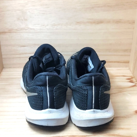 Nike Womens Quest Lifestyle Running Shoes - Picture 7 of 10